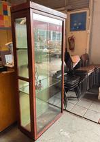 Antieke vitrinekast, Ophalen