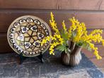 Tulpenvaas incl bloemen/ kleine aardewerken schaal, Huis en Inrichting, Gebruikt, Overige kleuren, Aardewerk of Porselein, Ophalen of Verzenden