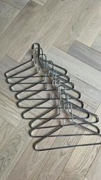 9 stevige metalen kledinghangers voor jassen aan kapstok, Ophalen of Verzenden, Zo goed als nieuw, Metaal