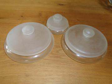 Vintage:glazen koekschaal met matglas deksel. beschikbaar voor biedingen