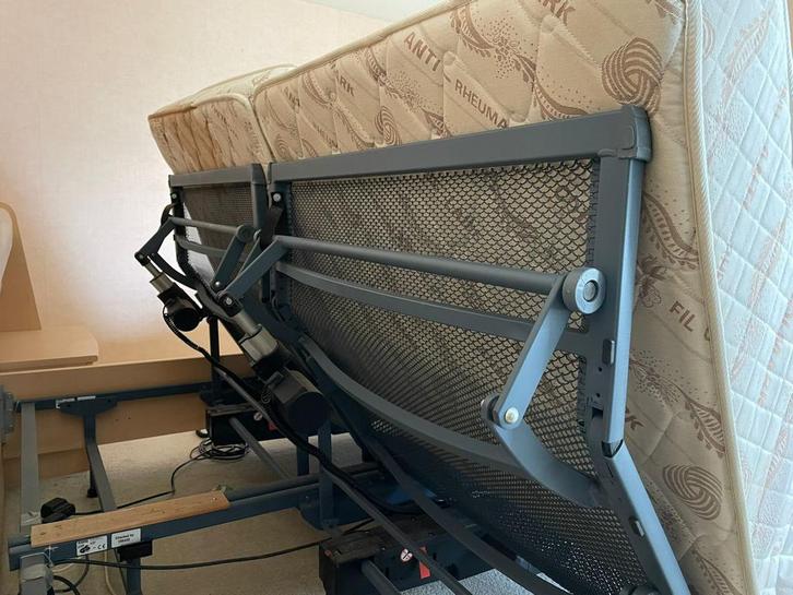 Auping dubbele spiraalbodem elektrisch verstelbaar, Huis en Inrichting, Slaapkamer | Bedden, Gebruikt, Tweepersoons, 180 cm, 200 cm