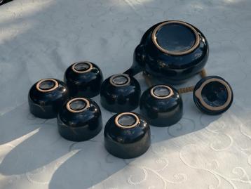 Chinees theeserviessetje met 6 theekopjes beschikbaar voor biedingen