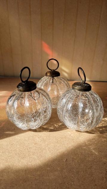 Antieke glazen heksenballen,  heksenbollen  beschikbaar voor biedingen