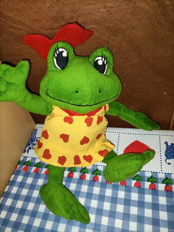 Duinrell kikker meisje knuffel 30 cm groot, Kinderen en Baby's, Speelgoed | Knuffels en Pluche, Ophalen of Verzenden