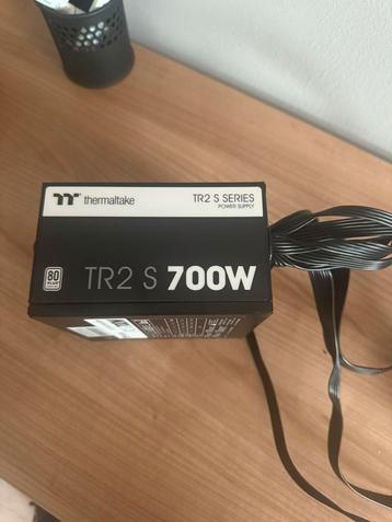 Thermeltake 700 watt powersupply beschikbaar voor biedingen