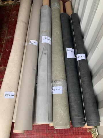 Vinyl Restanten - 400cm Breed beschikbaar voor biedingen