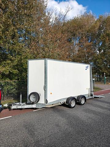 Ifor Williams gesloten aanhanger  beschikbaar voor biedingen