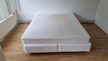 Bed gratis ophalen 160x200 beschikbaar voor biedingen