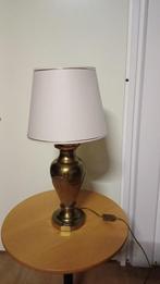 Klassieke Tafellamp met Messing Voet en Crèmekleurige Kap, Ophalen, Zo goed als nieuw, Metaal, Minder dan 50 cm
