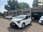 Toyota Aygo 1.0 VVT-i x-fun Airco/ Bluetooth/ Dealer onderho, Voorwielaandrijving, Gebruikt, Euro 6, 4 stoelen