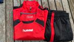 Trainingspak en shirt met korte mouwen Hummel (maat 128), Jongen of Meisje, Sport- of Zwemkleding, Ophalen of Verzenden, Zo goed als nieuw