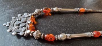Vintage Zilveren Ketting met Amberkleurige Stenen beschikbaar voor biedingen