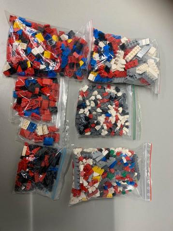 Heel veel lego dakpannen om een huis te bouwen beschikbaar voor biedingen