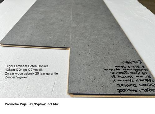 Tegel Laminaat Beton Donker Grijs Zonder V-groev €9,95p/m2, Huis en Inrichting, Stoffering | Vloerbedekking, Nieuw, Laminaat, Grijs