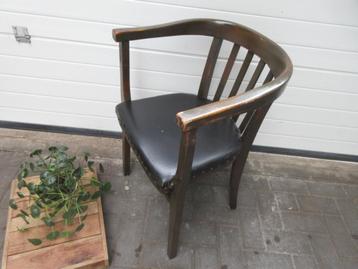 oude vintage houten bureaustoel beschikbaar voor biedingen