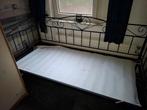 Eenpersoonsbed incl matras, Ophalen, 90 cm, Eenpersoons, Zwart