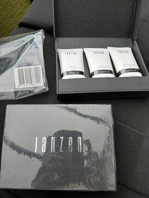 Janzen Black 22 Set - Nieuw 12,50 €, Sieraden, Tassen en Uiterlijk, Uiterlijk | Lichaamsverzorging, Nieuw, Bad & Douche, Ophalen of Verzenden
