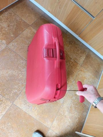 Grote Samsonite koffer. beschikbaar voor biedingen