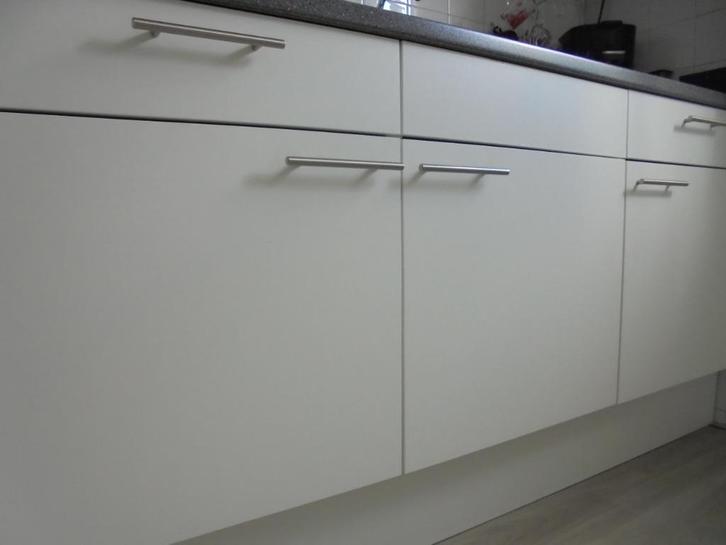 keuken spuiten, Huis en Inrichting, Keuken | Complete keukens, Gebruikt, Overige typen, Overige kleuren, Overige materialen, Hoogglans of Gelakt