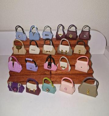 barbie tasjes mini tas   21 stuks meerdere kleuren  beschikbaar voor biedingen