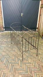 Antiek IJzeren Bedje - Decoratief of Poppenbedje, Antiek en Kunst, Antiek | Meubels | Bedden, Ophalen