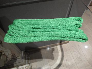 Lange groene glanzende InWear sjaal beschikbaar voor biedingen
