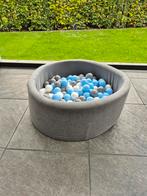 Zeer nette ballenbak met blauwe/grijze/witte ballen, Ophalen, Zo goed als nieuw, Jongen of Meisje