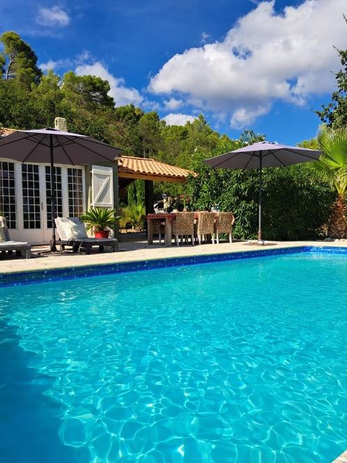 ZUID FRANKRIJK 8 pers VILLA MET PRIVE ZWEMBAD, Vakantie, Vakantiehuizen | Frankrijk, Provence en Côte d'Azur, Landhuis of Villa