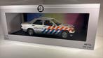 Mercedes 190 ducht police 1993 triple9 1.18, Hobby en Vrije tijd, Modelauto's | 1:18, Overige merken, Ophalen of Verzenden, A