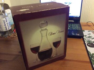 Deux verres wijnglazen en karaf set beschikbaar voor biedingen