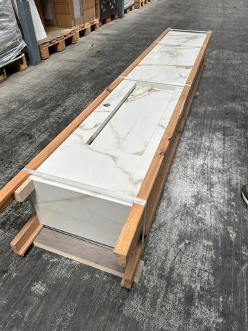 Luxe marmerlook wastafel, Porcelanosa Calacatta Gold Silk  beschikbaar voor biedingen