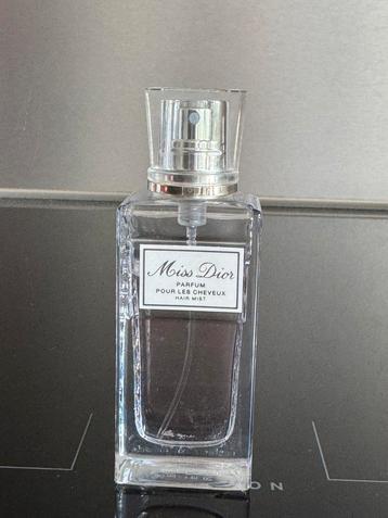 Miss dior parfum hair mist 30ml zit nog 22ml in beschikbaar voor biedingen
