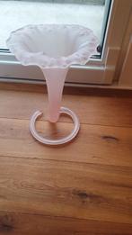 Vintage lelietrompet vaas roze frosted glas, Ophalen, Overige kleuren, Minder dan 50 cm, Glas