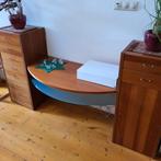 Buro tussen 2 mooie kasten en glazen plaat glasplaat ronding, Ophalen