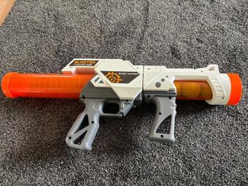 speelgoed;2 Fire blasters met foam balletjes voor 6 tot 9 jr beschikbaar voor biedingen