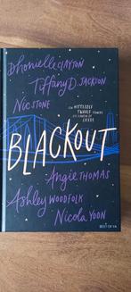 Nic Stone - Blackout, Boeken, Kinderboeken | Jeugd | 13 jaar en ouder, Ophalen of Verzenden, Zo goed als nieuw, Nic Stone; Angie Thomas; Ashley Woodfolk; Tiffany Jackson; Ni...