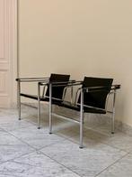 Set van twee Le Corbusier LC1 fauteuils, Huis en Inrichting, Fauteuils, Ophalen, Minder dan 75 cm, Zo goed als nieuw, Metaal