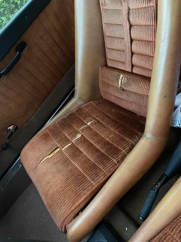 Gezocht auto stoffeerder / bekleder / hersteller beschikbaar voor biedingen