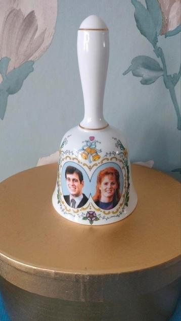 Tafel bel Prins Andrew & Fergie 1986 beschikbaar voor biedingen
