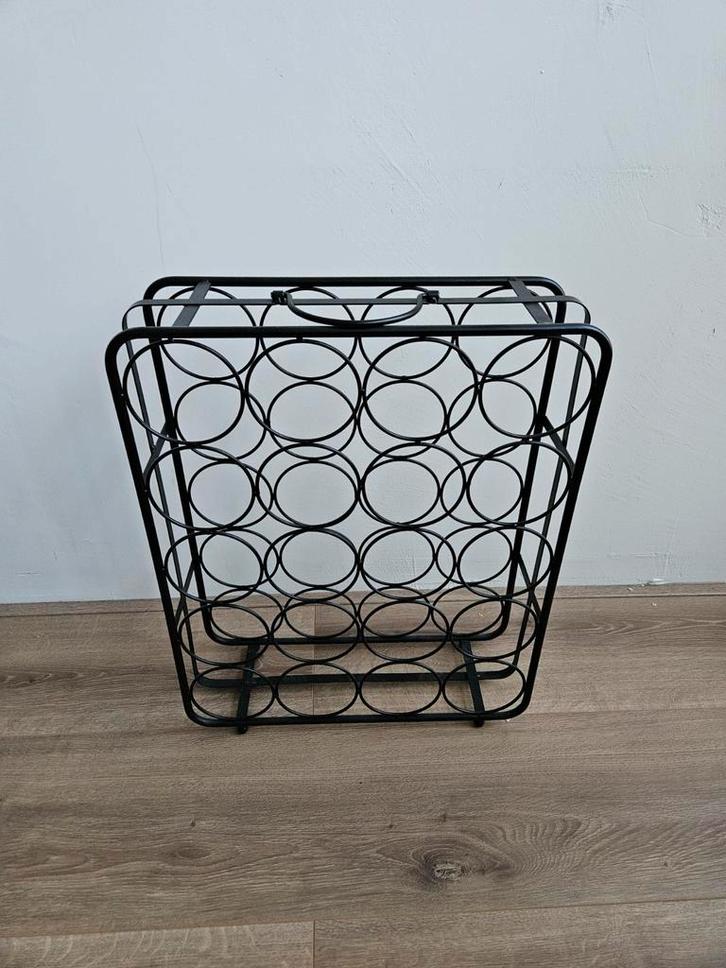 Zwart Wijnrek voor 24 Flessen, Huis en Inrichting, Woonaccessoires | Wijnrekken, Zo goed als nieuw, 50 tot 75 cm, Metaal, 15 tot 25 flessen