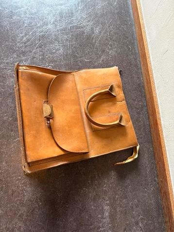 Vintage leren handtas beschikbaar voor biedingen