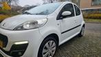 Peugeot 107 1.0 12V 5DR 2013 Wit, Auto's, Voorwielaandrijving, Stof, Zwart, 4 stoelen