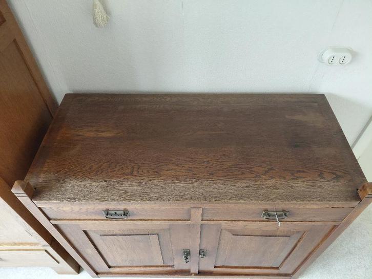 antiek eiken dressoir kast met 2 deurtjes, 2 laatjes, Antiek en Kunst, Antiek | Meubels | Kasten, Ophalen
