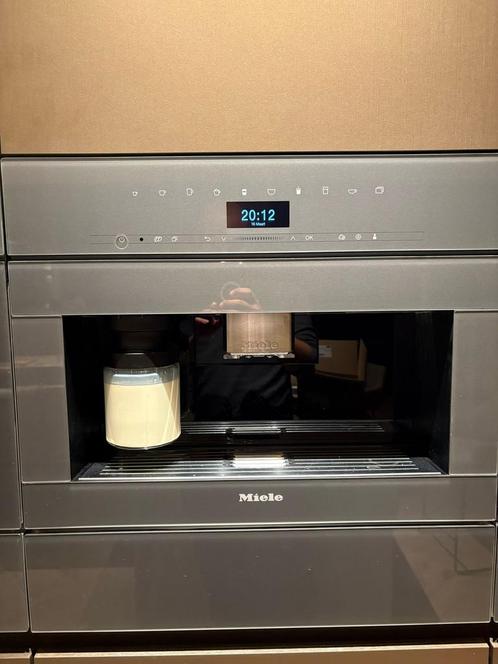 MIELE CVA7440GRGR grijs, slechts 4 weken gebruikt!, Witgoed en Apparatuur, Koffiezetapparaten, Nieuw, Koffiebonen, Koffiemachine