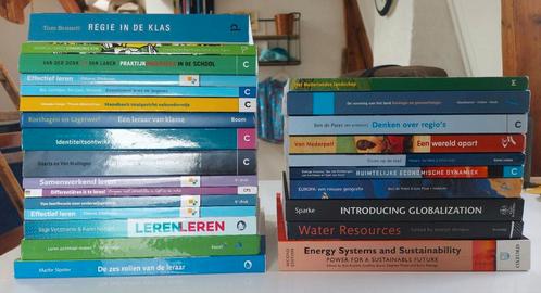Studieboeken t.b.v. de opleiding docent Aardrijkskunde, Boeken, Studieboeken en Cursussen, Zo goed als nieuw, HBO, Alpha, Ophalen of Verzenden