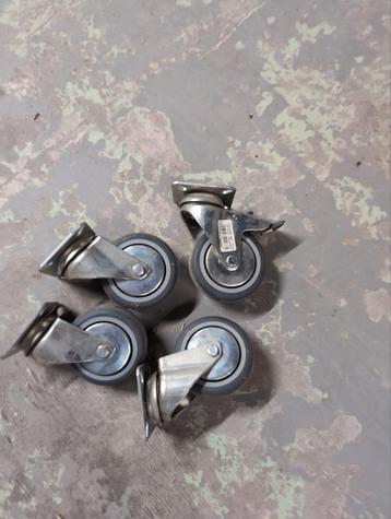 Set van 4 zwenkwielen, 75mm, 1 geremd beschikbaar voor biedingen