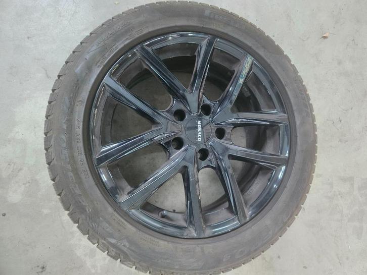 Pirelli winterband 225/50 R 17 incl. zwarte velg vrm A4, Auto-onderdelen, Banden en Velgen, Banden en Velgen, Winterbanden, 17 inch