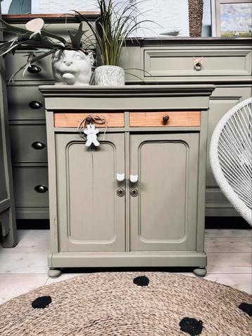 Vitrinekast ladekast commode buikkastje nachtkastje beschikbaar voor biedingen
