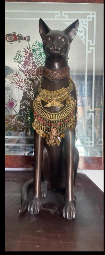 PAAR PRACHTIGE EGYPTISCHE BRONZEN BEELDEN VAN GODIN BASTET beschikbaar voor biedingen