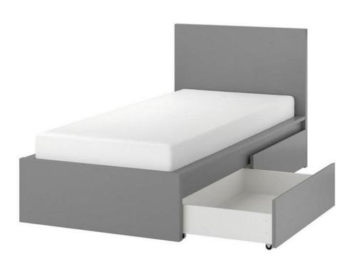 MALM slaapkamer bed met lades, nachtkastje en grote commode, Huis en Inrichting, Slaapkamer | Complete slaapkamers, Zo goed als nieuw
